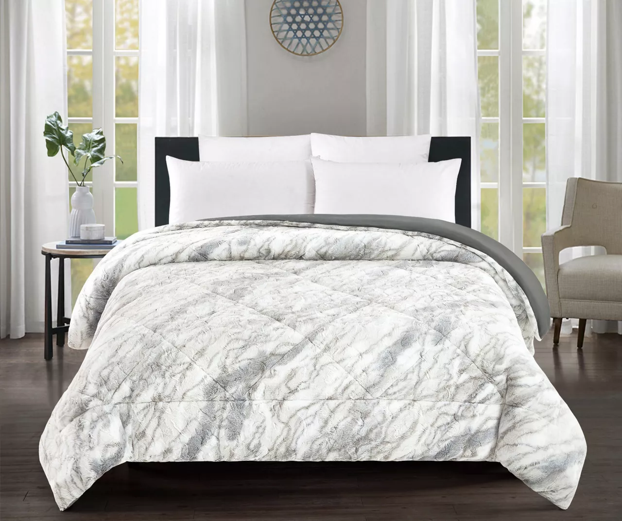 Broyhill Faux Fur Comforter