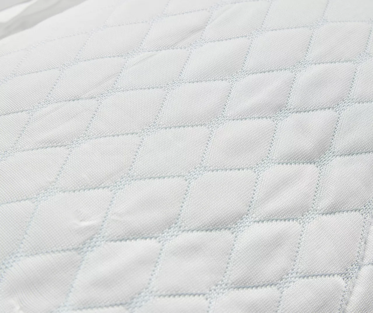 Broyhill White Ultimate Chill Mattress Pad - Image 4